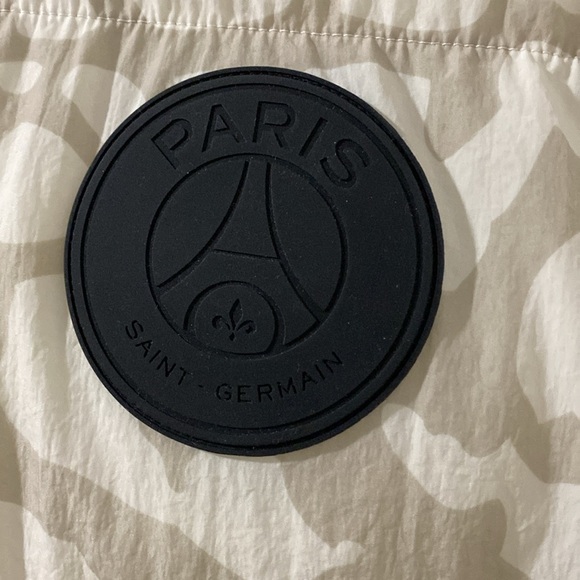Air Jordan x Paris Saint-Germain Parka (Reversible) - Picture 12 of 17